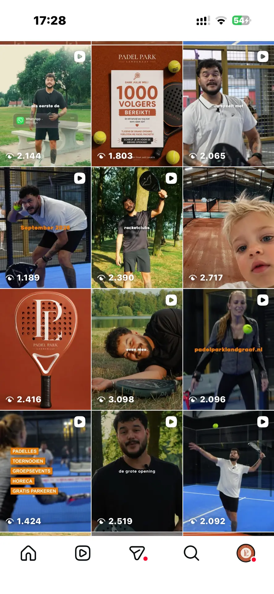 Instagram grid met posts, Reels en promotie-uitingen